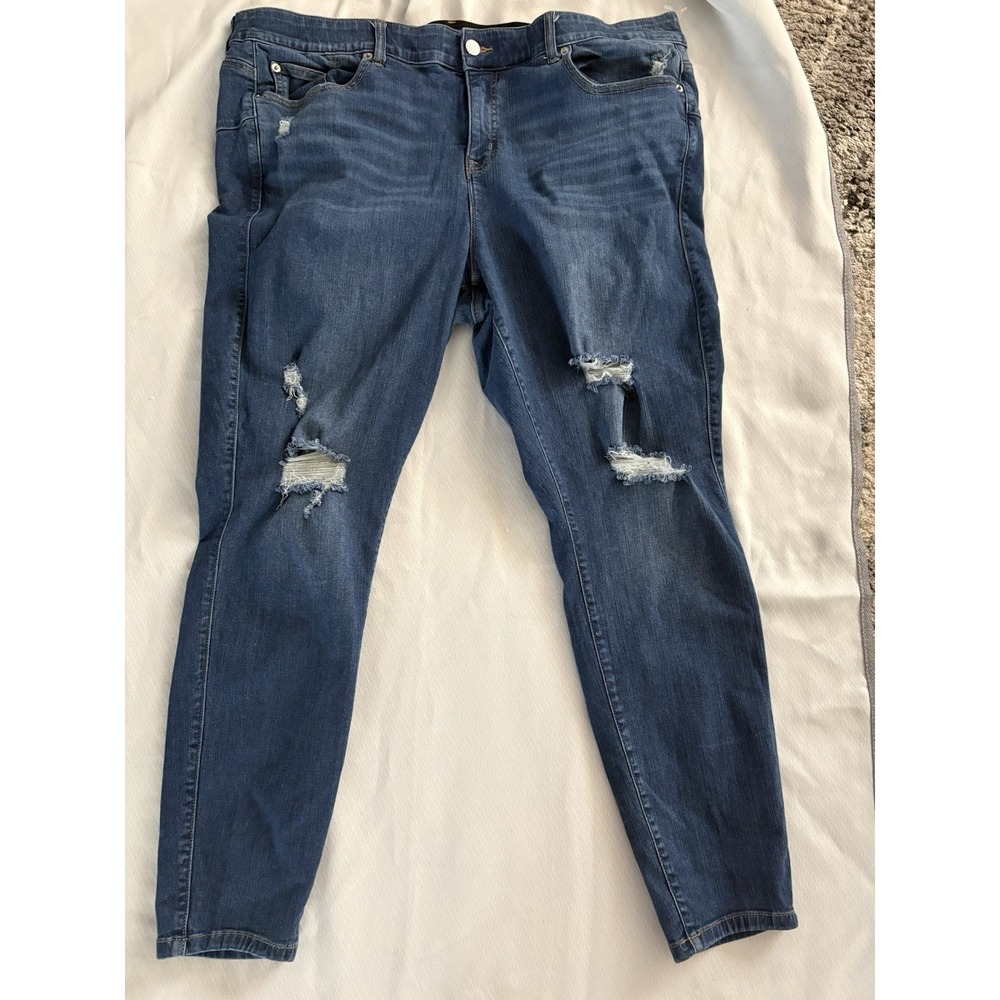Torrid woman's jeans size 24T Bombshell skinny premium stretch‎